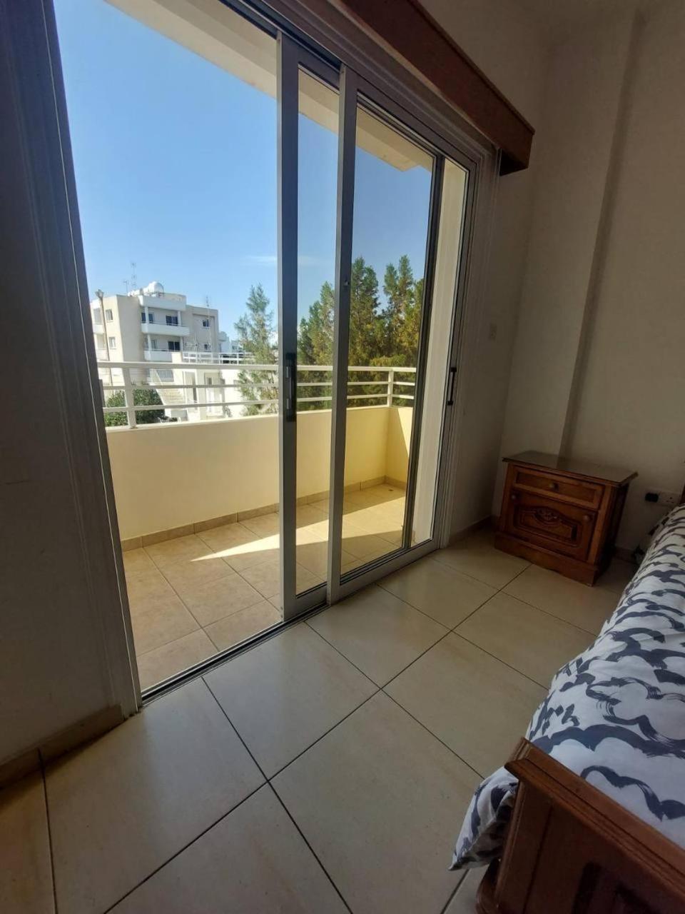 Sunny 2 Bedroom Larnaca Center ภายนอก รูปภาพ