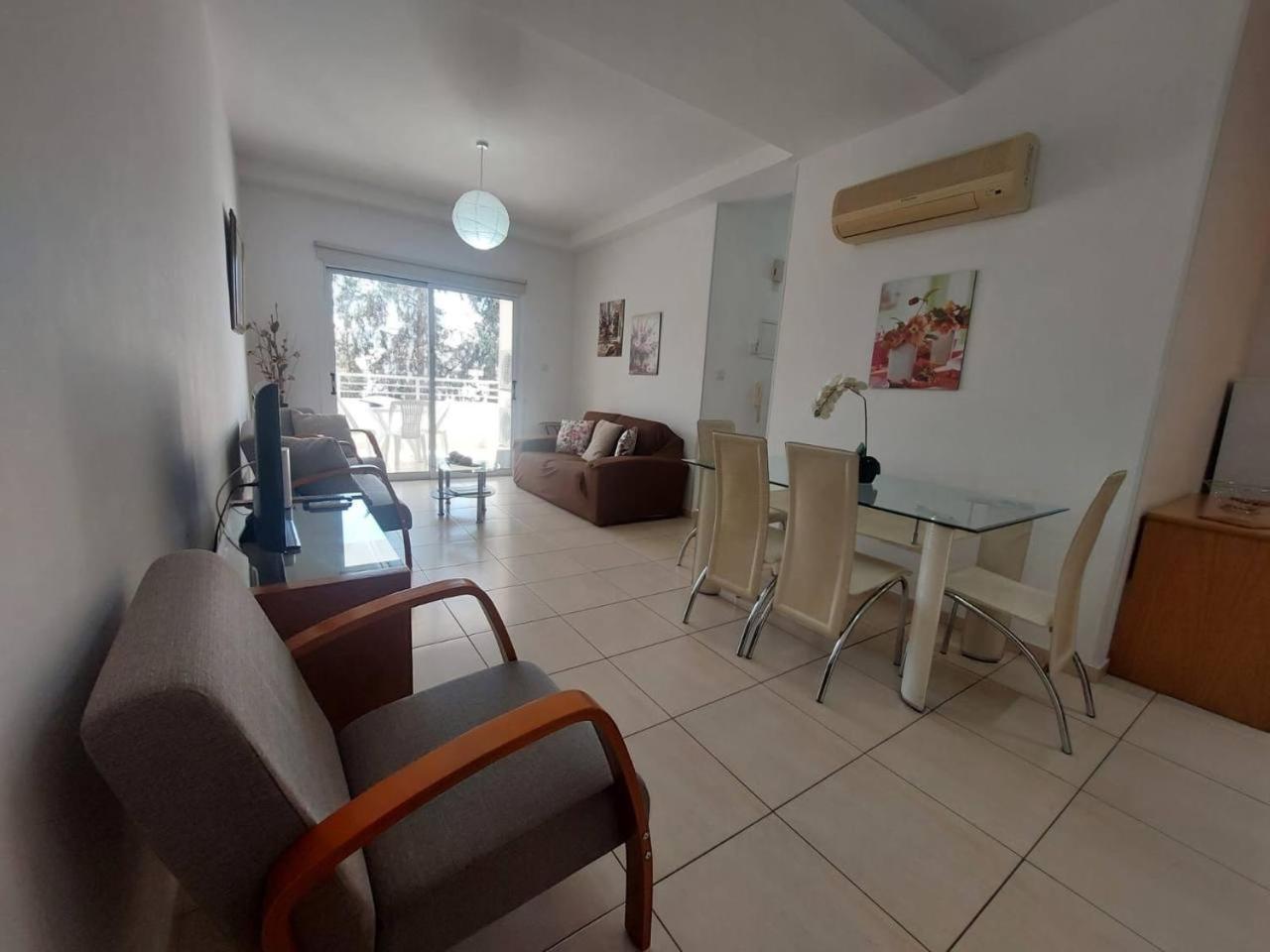 Sunny 2 Bedroom Larnaca Center ภายนอก รูปภาพ